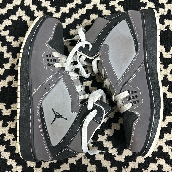 Vintage grey Nike Jordans🩶 - Picture 1 of 5